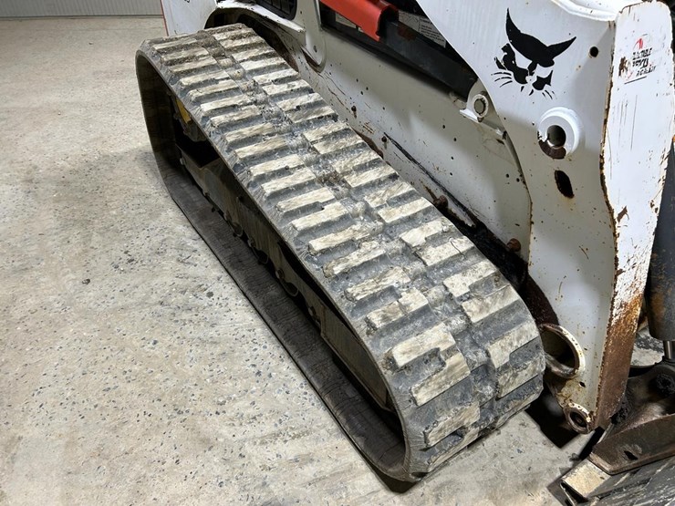 bobcat-t740-image-13