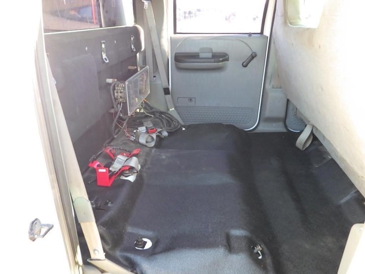 2006-ford-f550-image-24