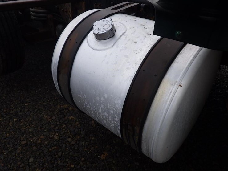 2018-western-star-5700xe-image-17