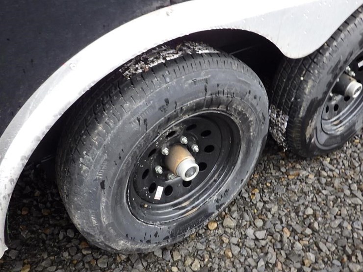 2026-royal-larct52-826v-86-t/a-enclosed-trailer-image-17