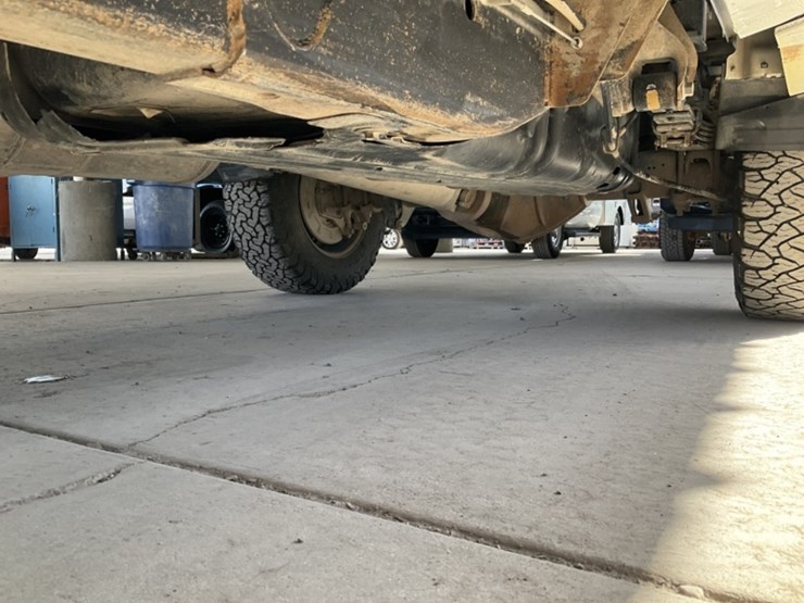 2015-chevrolet-silverado-3500-image-29