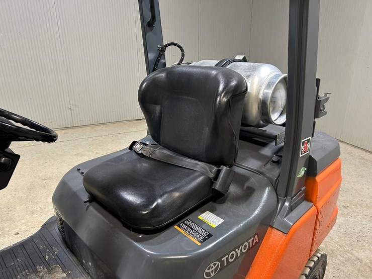 2020-toyota-8fgu25-image-16