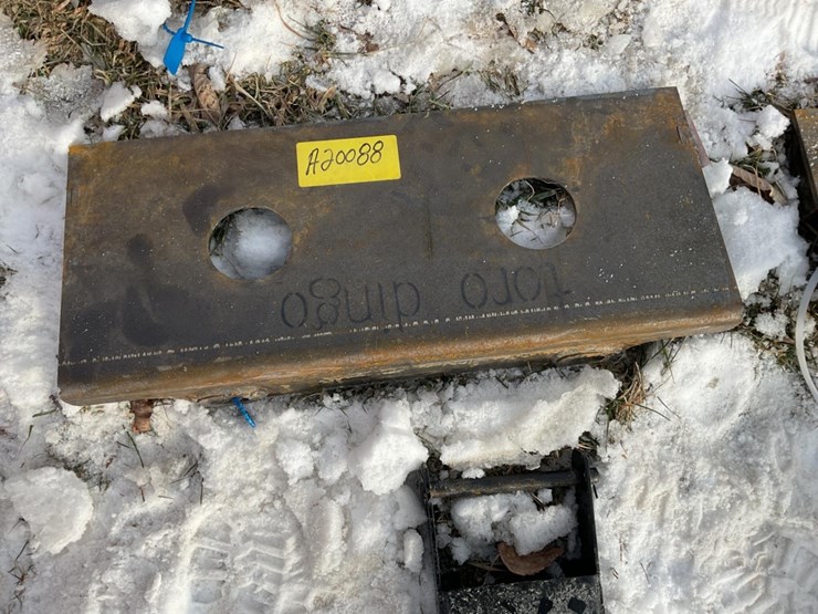 new-unused-giyi-weldable-toro-dingo-mini-skid-loader-mount-plate-image-1