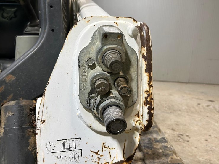 bobcat-t740-image-11