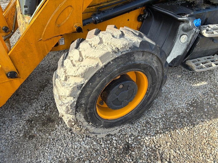 2016-jcb-3cx-image-10