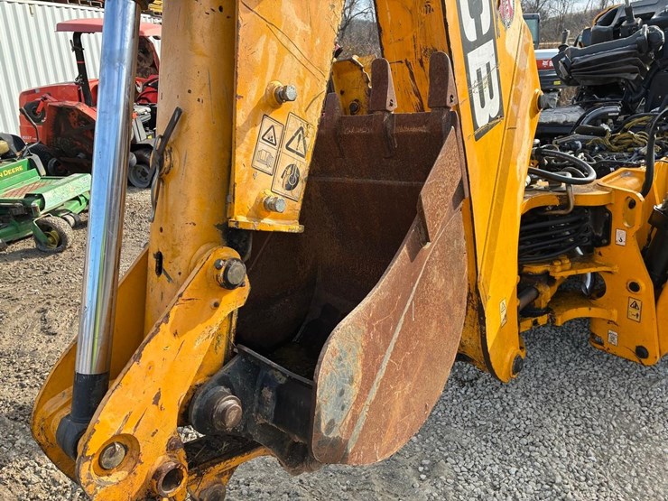 2016-jcb-3cx-image-14