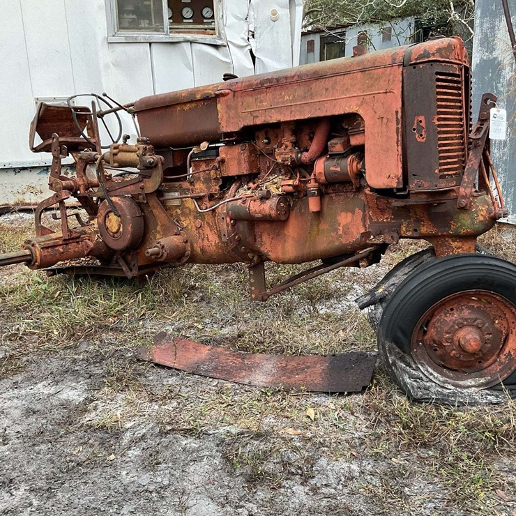 Minneapolis Moline ZAU Parts Tractor