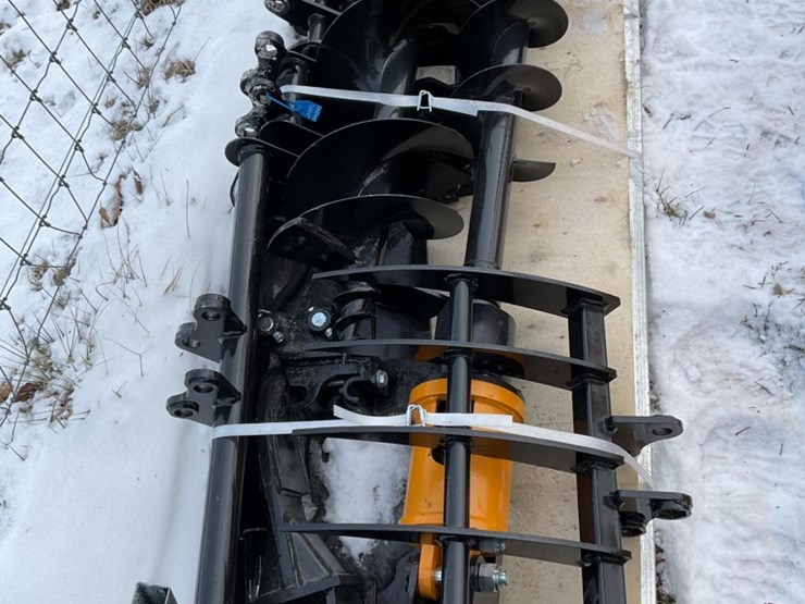 new-unused-giyi-8-pc-mini-excavator-attachment-set,-8",-12"-and-16"-augers,-24"-and-32"-buckets.-image-3