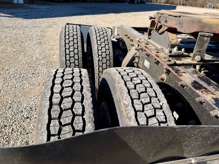 2007-peterbilt-378-image-9