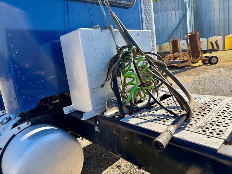 2007-peterbilt-378-image-15