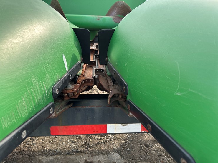 2012-john-deere-616c-image-36