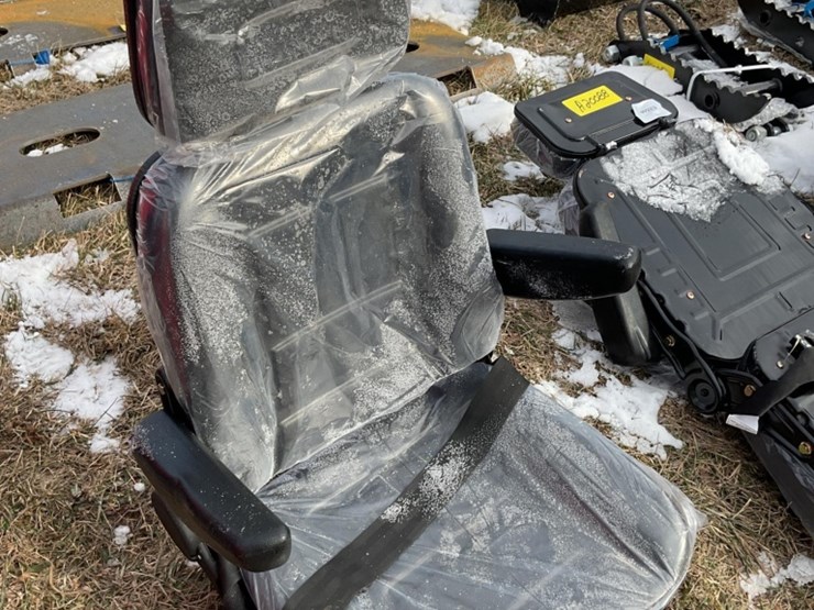 new-unused-sklp-luxury-equipment-seat-with-seat-belt-image-3