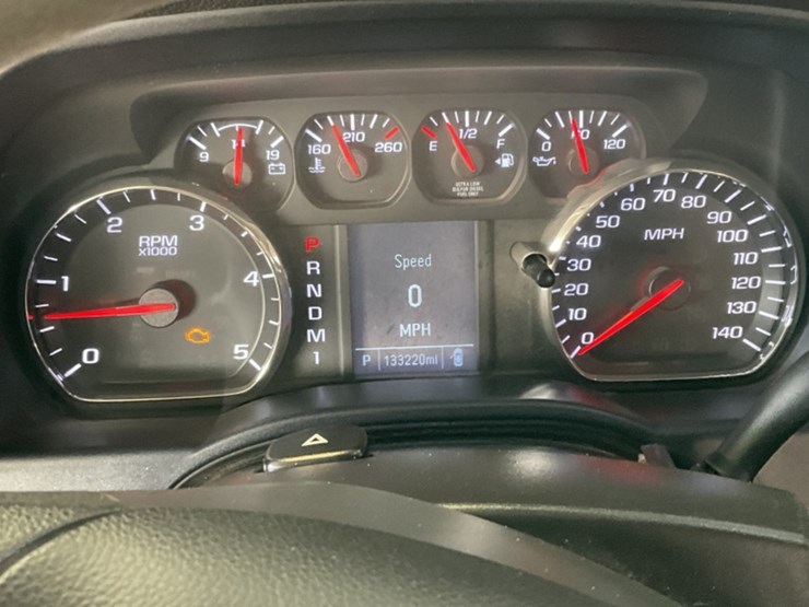 2015-chevrolet-silverado-3500-image-19