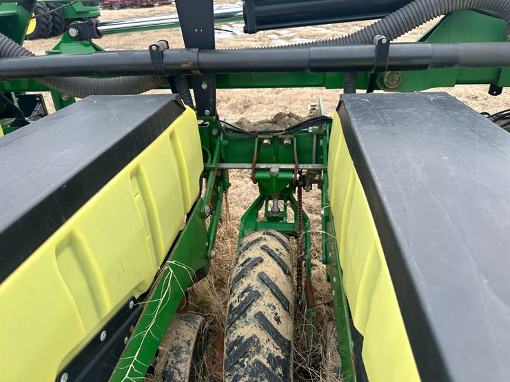 john-deere-1720-image-44