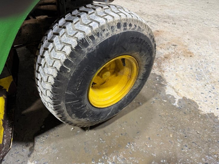 john-deere-l110-image-10