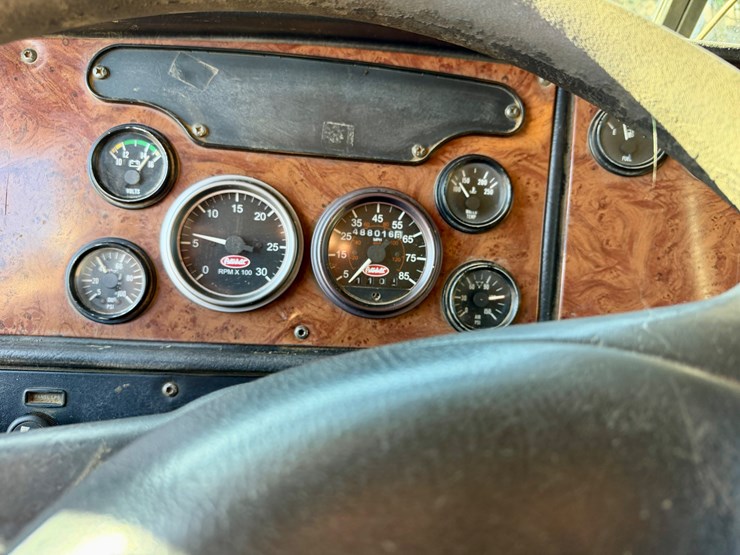 2007-peterbilt-378-image-16