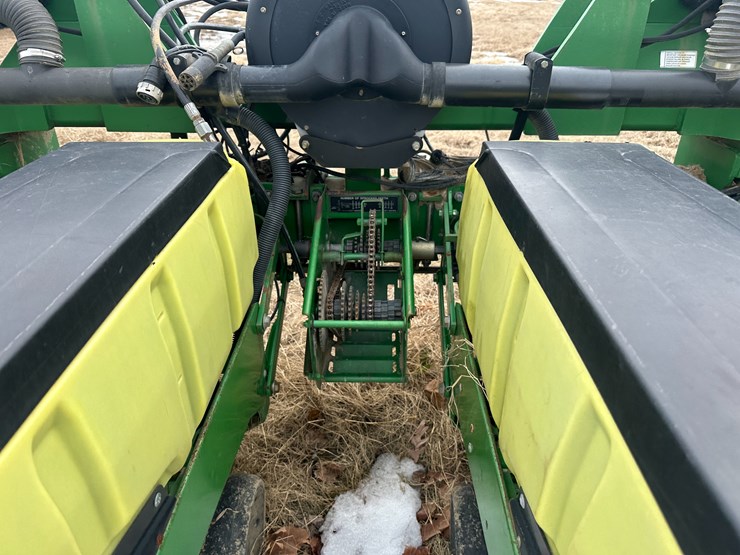 john-deere-1720-image-39