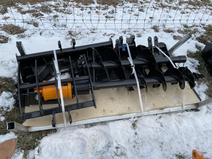 new-unused-giyi-8-pc-mini-excavator-attachment-set,-8",-12"-and-16"-augers,-24"-and-32"-buckets.-image-1