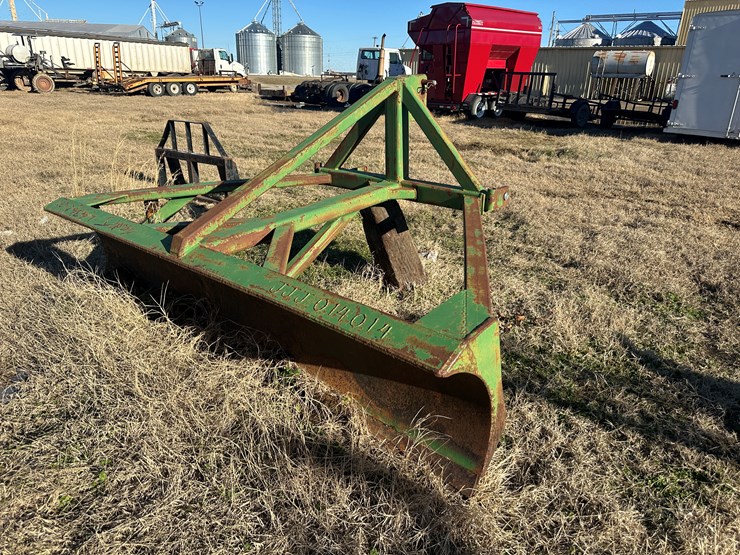 john-deere-8-image-3