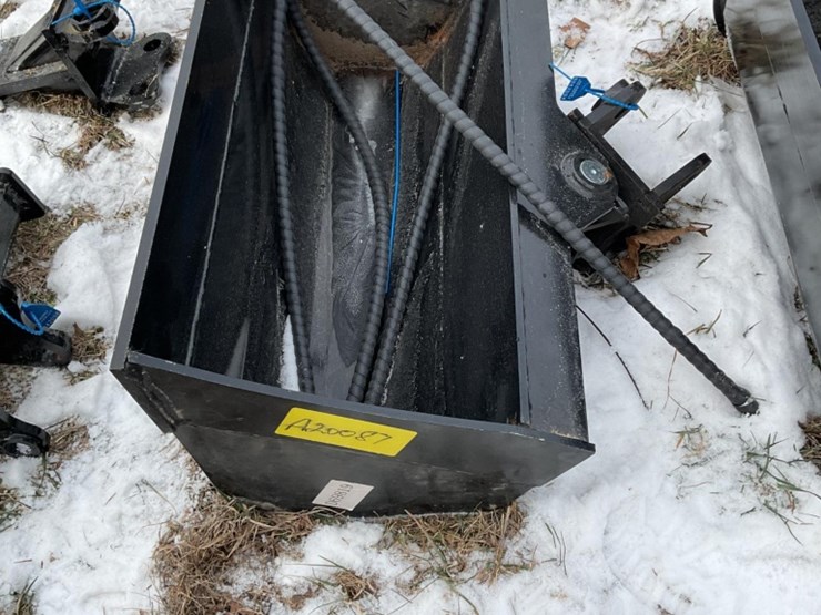 new-unused-miva-24"-hydraulic-tilt-bucket-mini-excavator-attachment-image-1