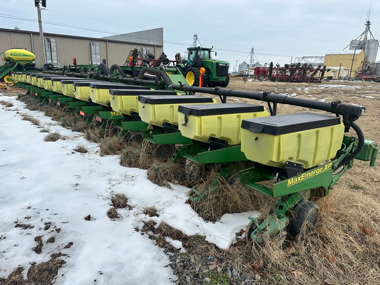 john-deere-1720-image-3