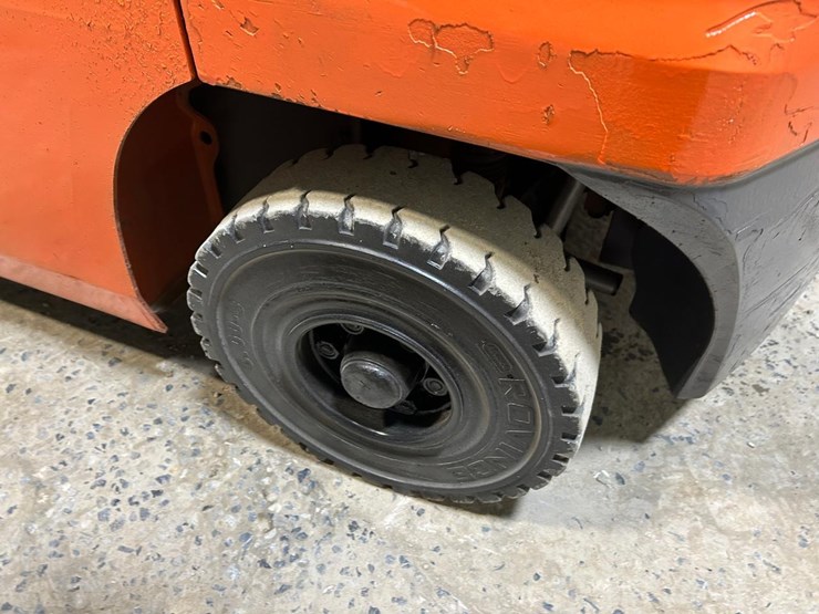 2020-toyota-8fgu25-image-14