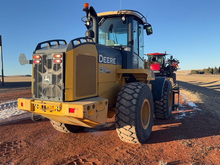 2011-deere-524k-image-22