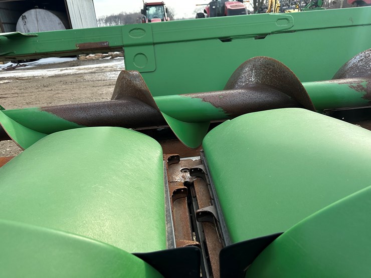 2012-john-deere-616c-image-43