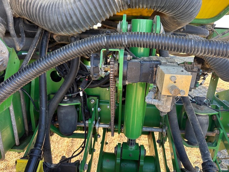 2014-john-deere-1770nt-image-74