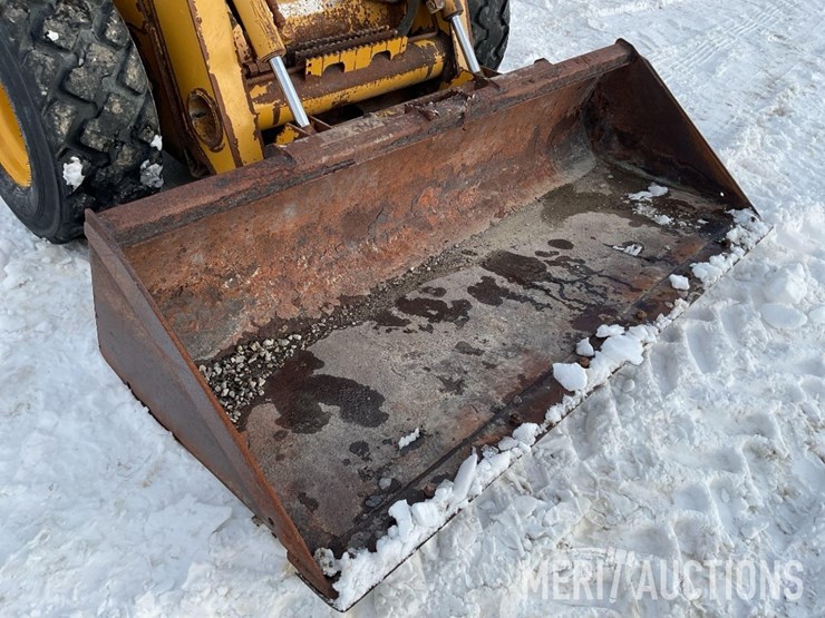 2006-john-deere-325-image-22