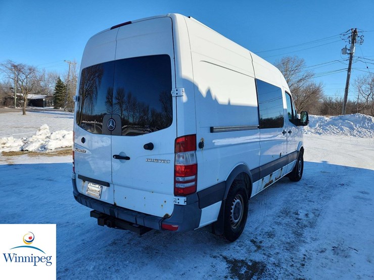 2011-mercedes-benz-sprinter-cargo-van-image-7