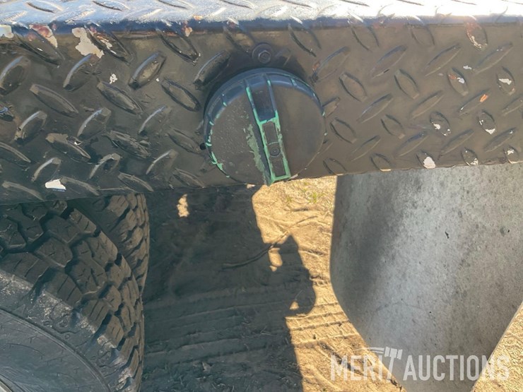 2006-chevrolet-3500-image-16