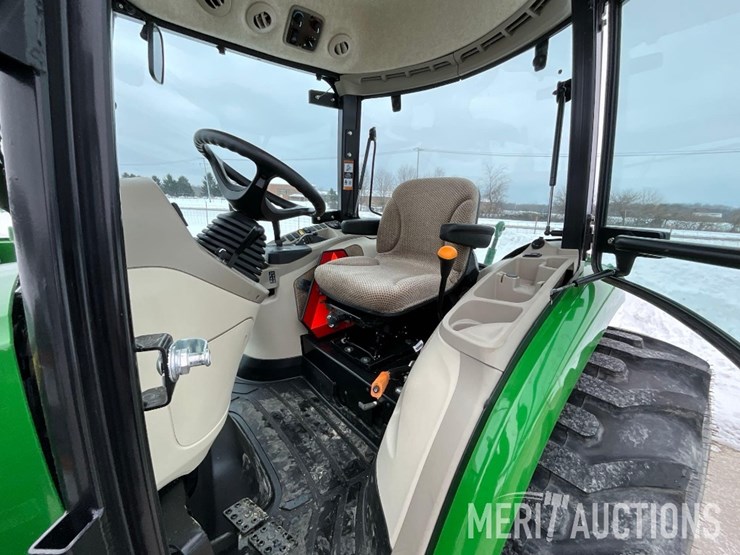 2024-john-deere-4044r-image-21