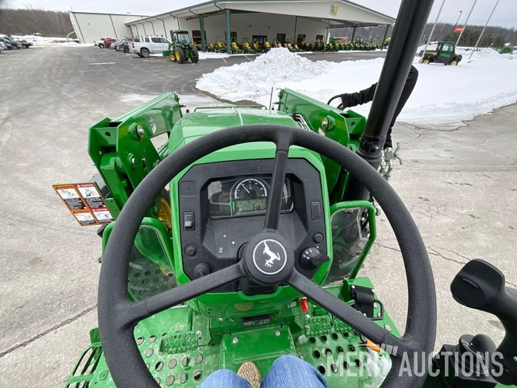 2024-john-deere-5075e-image-30