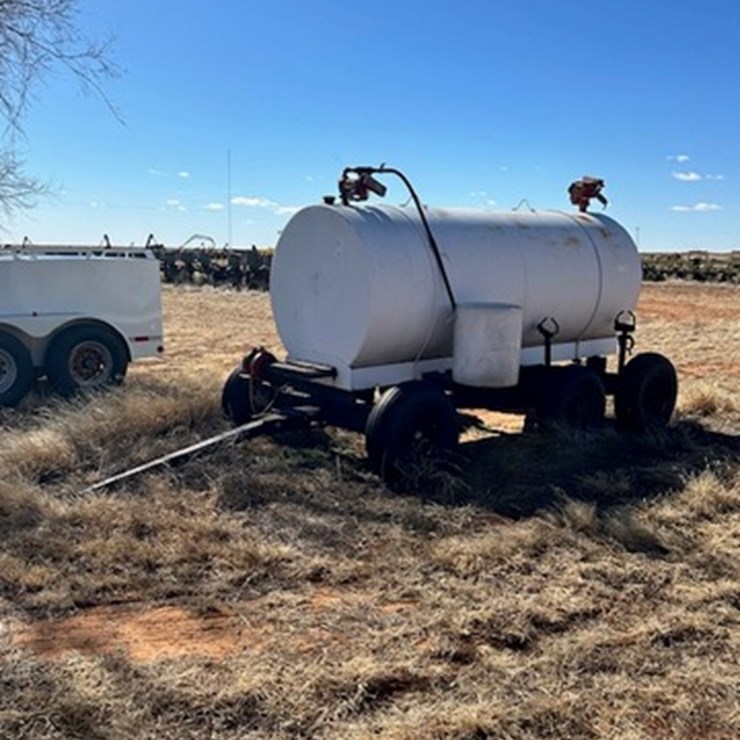 1,000 GALLON DIESEL TRAILER
