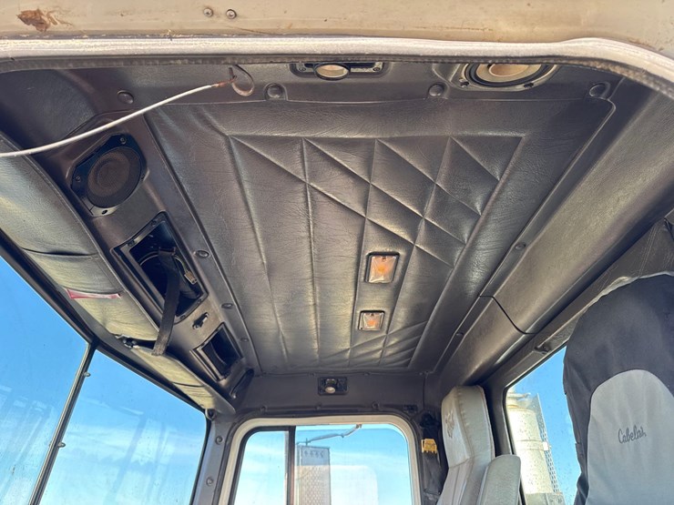 1999-international-60-image-12