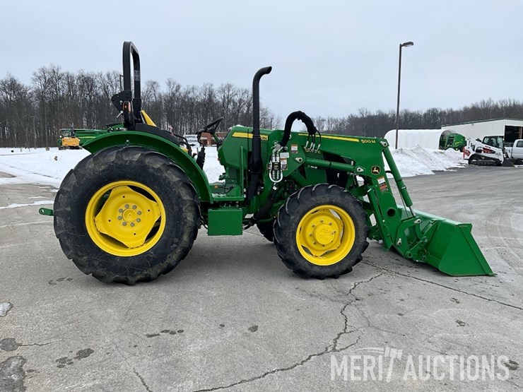 2024-john-deere-5075e-image-5