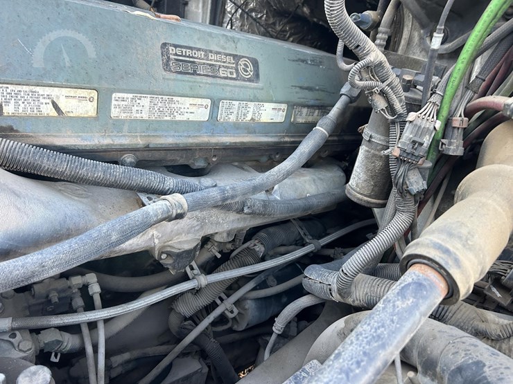 1999-volvo-vnl64t770-image-27