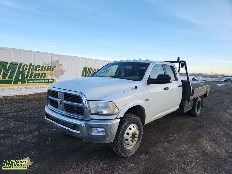 2012-dodge-3500-image-1