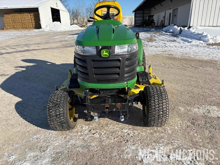 2022-john-deere-x730-image-8