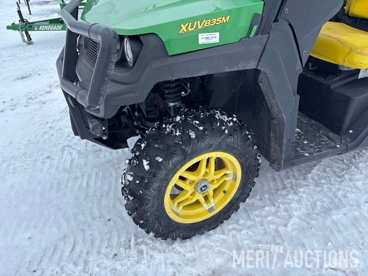 2021-john-deere-gator-image-10