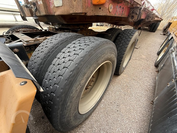 1988-freightliner-flc120-image-36