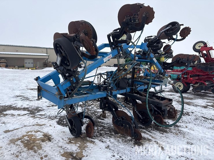 2010-dmi-3200-image-3