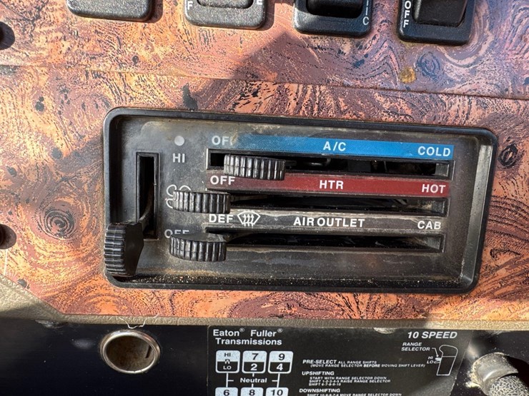 1999-international-60-image-29