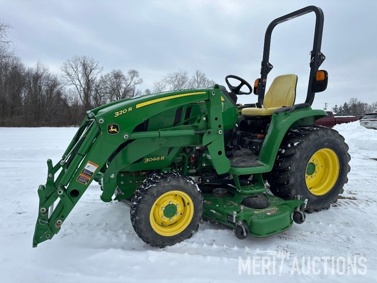 2015-john-deere-3046r-image-1