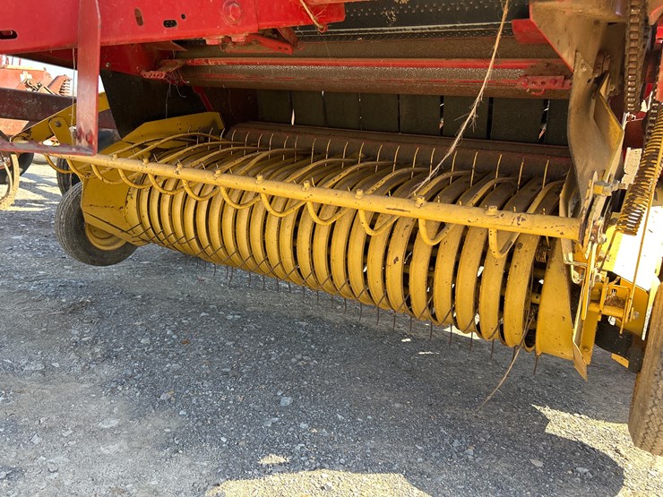 new-holland-678-image-8