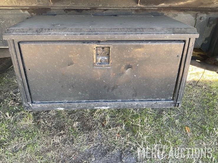 1997-freightliner-fl70-image-27