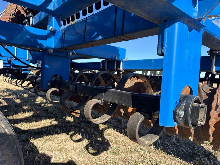 landoll-3230-cultimulcher-image-23