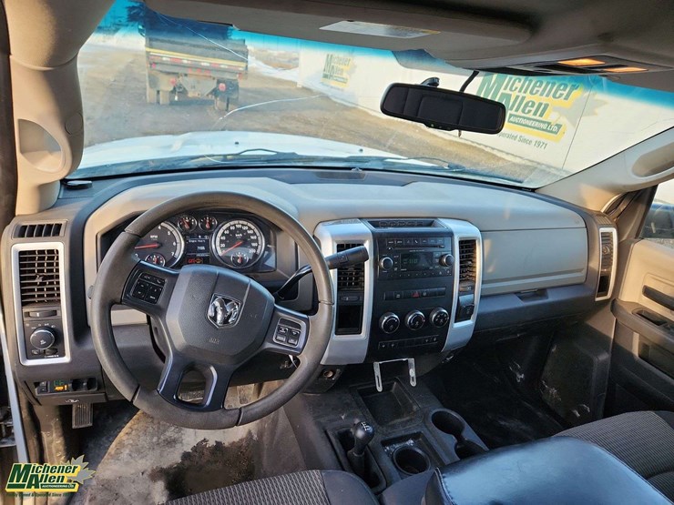 2012-dodge-3500-image-15