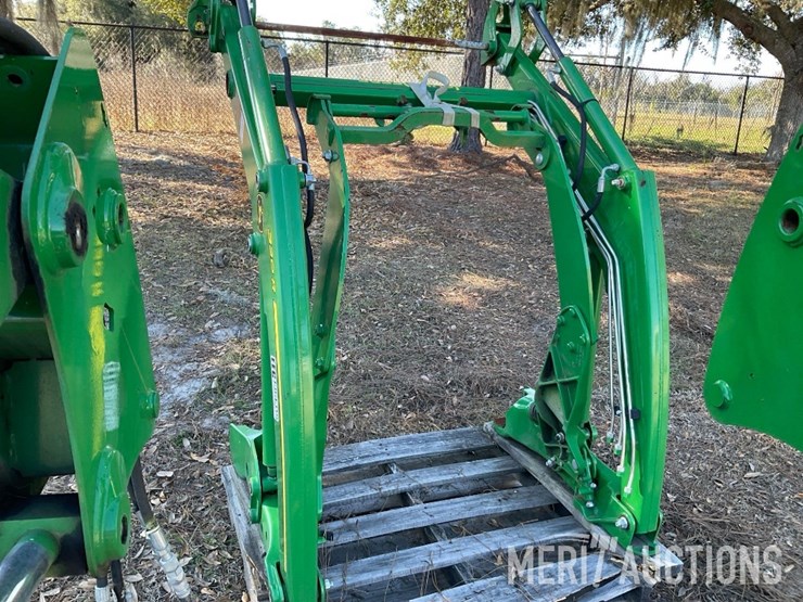 2021-john-deere-320r-image-8